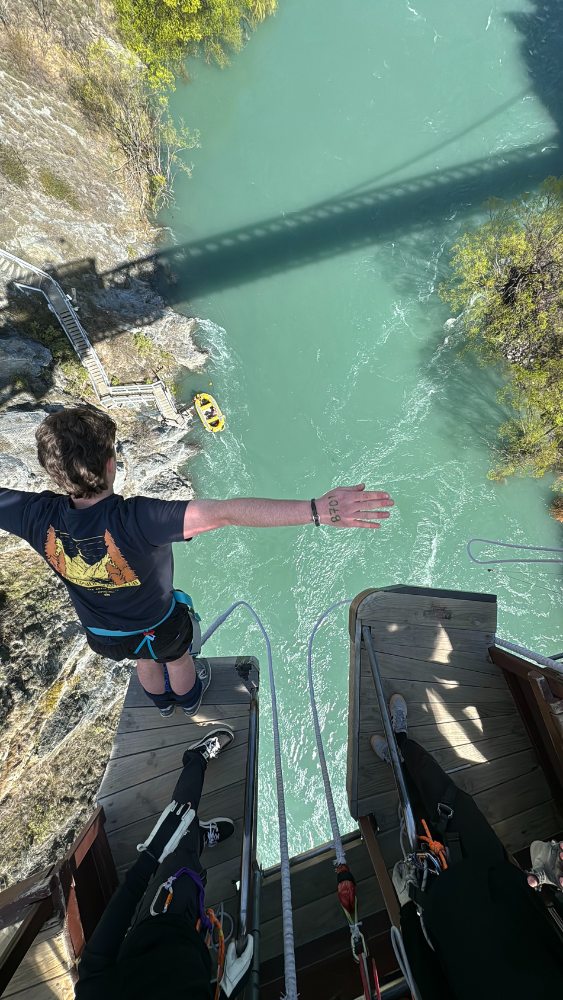 The Ledge Bungy & The Ledge Swing