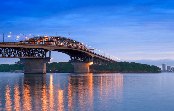 About the Auckland Harbour Bridge