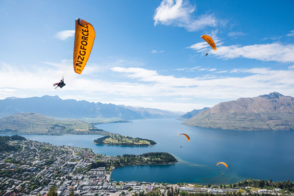 Paragliding in Queenstown