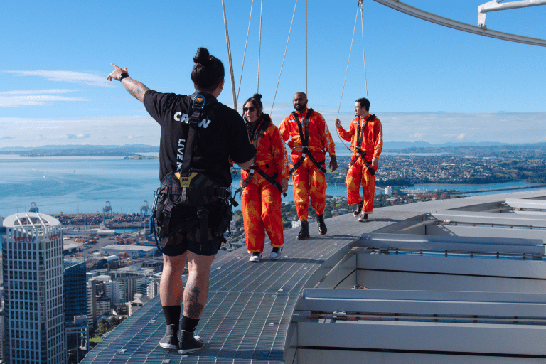people facing acrophobia together